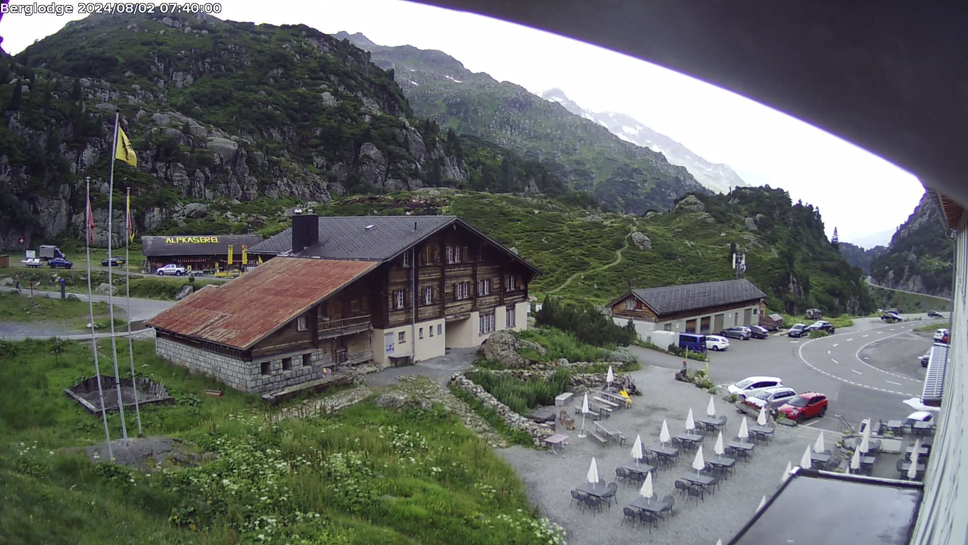 Innertkirchen: Hotel Steingletscher - Blick zur Steinalp Lodge und Giglistock