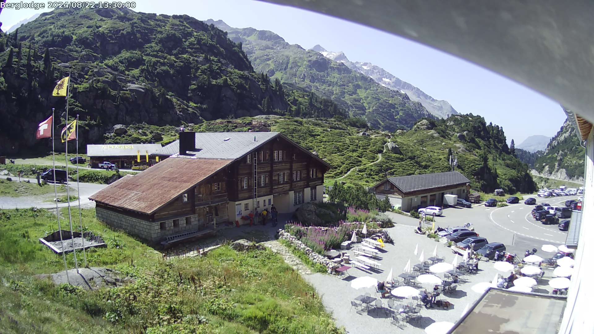 Innertkirchen: Hotel Steingletscher - Blick zur Steinalp Lodge und Giglistock