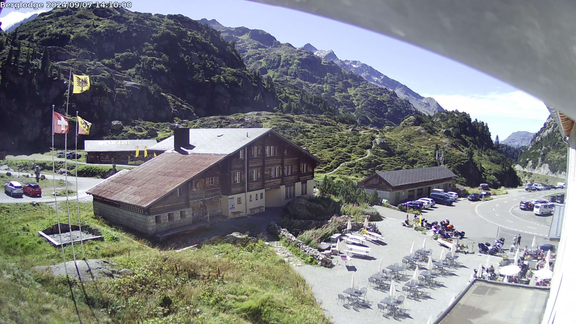 Innertkirchen: Hotel Steingletscher - Blick zur Steinalp Lodge und Giglistock