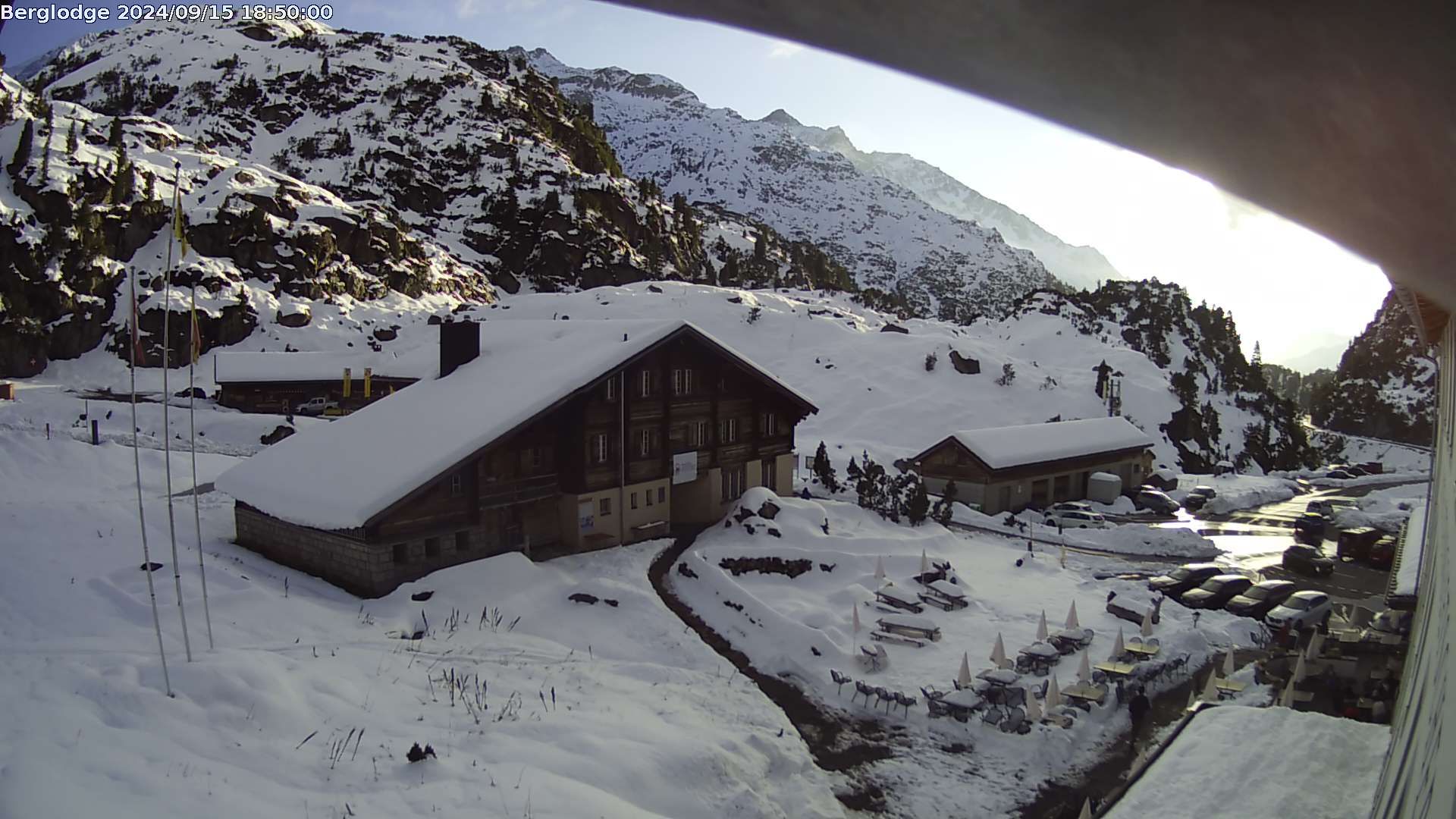 Innertkirchen: Hotel Steingletscher - Blick zur Steinalp Lodge und Giglistock