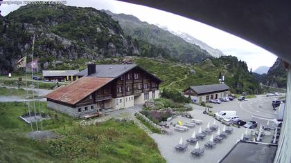 Innertkirchen: Hotel Steingletscher - Blick zur Steinalp Lodge und Giglistock