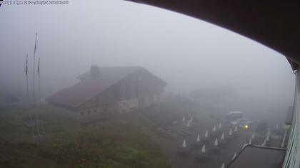 Innertkirchen: Hotel Steingletscher - Blick zur Steinalp Lodge und Giglistock