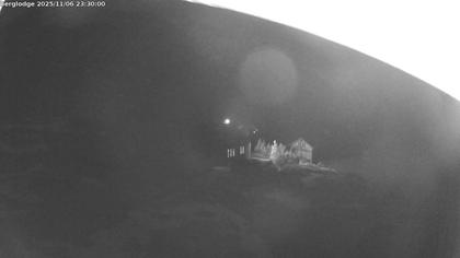 Innertkirchen: Hotel Steingletscher - Blick zur Steinalp Lodge und Giglistock