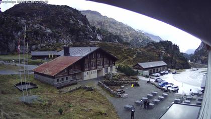 Innertkirchen: Hotel Steingletscher - Blick zur Steinalp Lodge und Giglistock