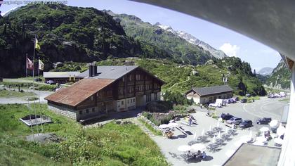 Innertkirchen: Hotel Steingletscher - Blick zur Steinalp Lodge und Giglistock