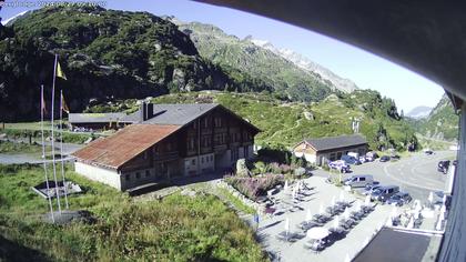 Innertkirchen: Hotel Steingletscher - Blick zur Steinalp Lodge und Giglistock