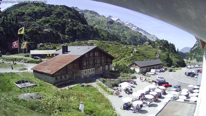 Innertkirchen: Hotel Steingletscher - Blick zur Steinalp Lodge und Giglistock