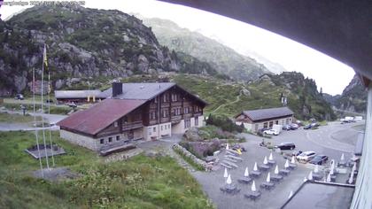 Innertkirchen: Hotel Steingletscher - Blick zur Steinalp Lodge und Giglistock