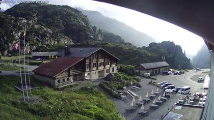 Innertkirchen: Hotel Steingletscher - Blick zur Steinalp Lodge und Giglistock