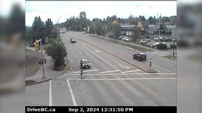 Daylight webcam view from Smithers › South: Hwy 16 in − at Main Street, looking south