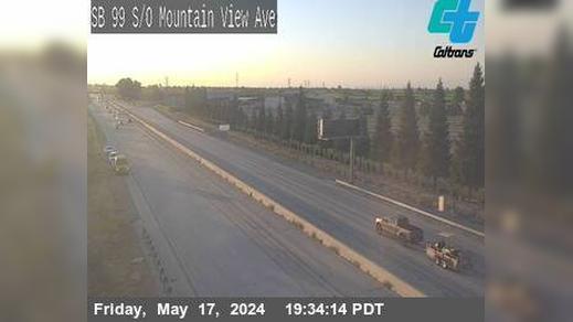 Traffic Cam Kingsburg › South: FRE-99-S/O MT VIEW AVE