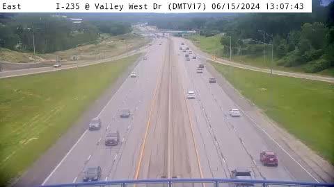 Traffic Cam West Des Moines: DM - I-235 @ Valley West in WDM (17)
