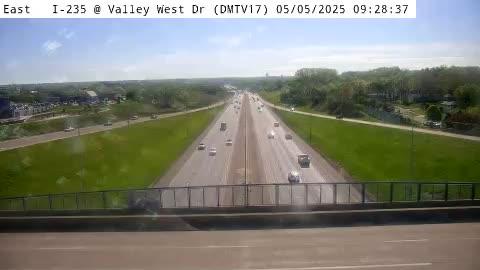 Traffic Cam West Des Moines: DM - I-235 @ Valley West in WDM (17)