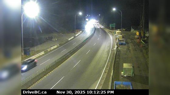 Traffic Cam Cedar Village › West: Hwy 1, near Lynn Valley Rd onramp, looking west
