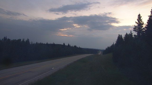 Traffic Cam Yellowhead County: Hwy 16: East of the Jasper Park Gate