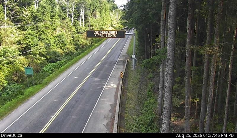 Traffic Cam Area C › East: Hwy 19 near Hyde Creek Rd, 4.5km south of Port McNeill, looking east