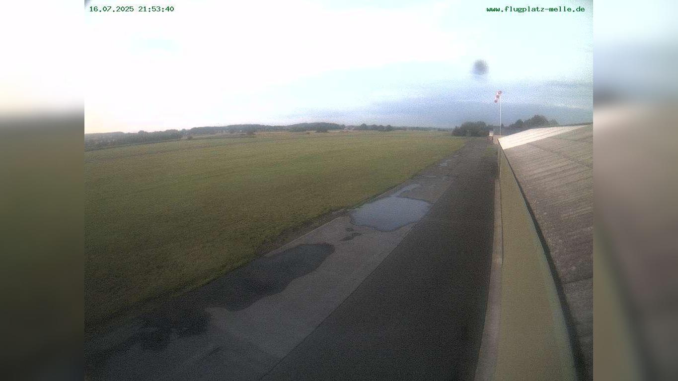 Auf Dem Wiebusch airport Webcam
