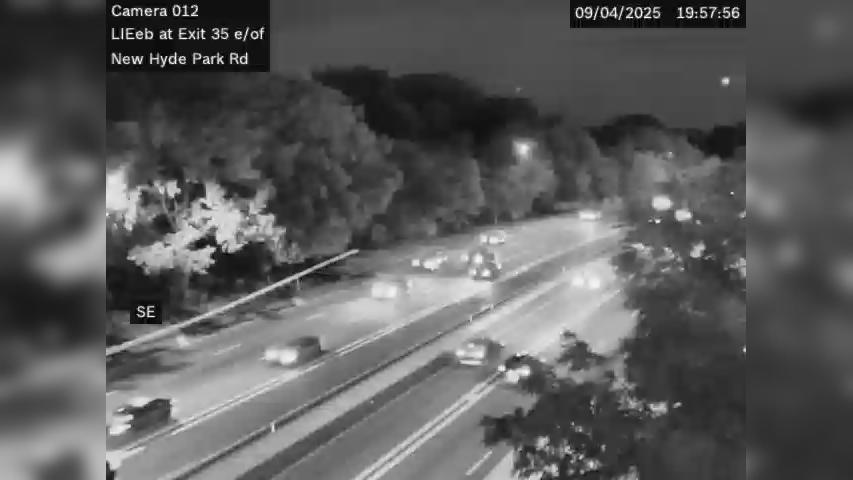 Traffic Cam Munsey Park › West: I-495 at New Hyde Park Rd