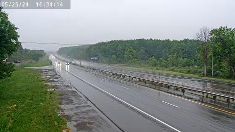 Traffic Cam LaFayette › North: I-81 south of Exit 16 (Nedrow)