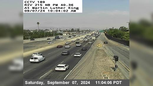 Traffic Cam Riverside › South: I-215 : (189) M.L. King Boulevard