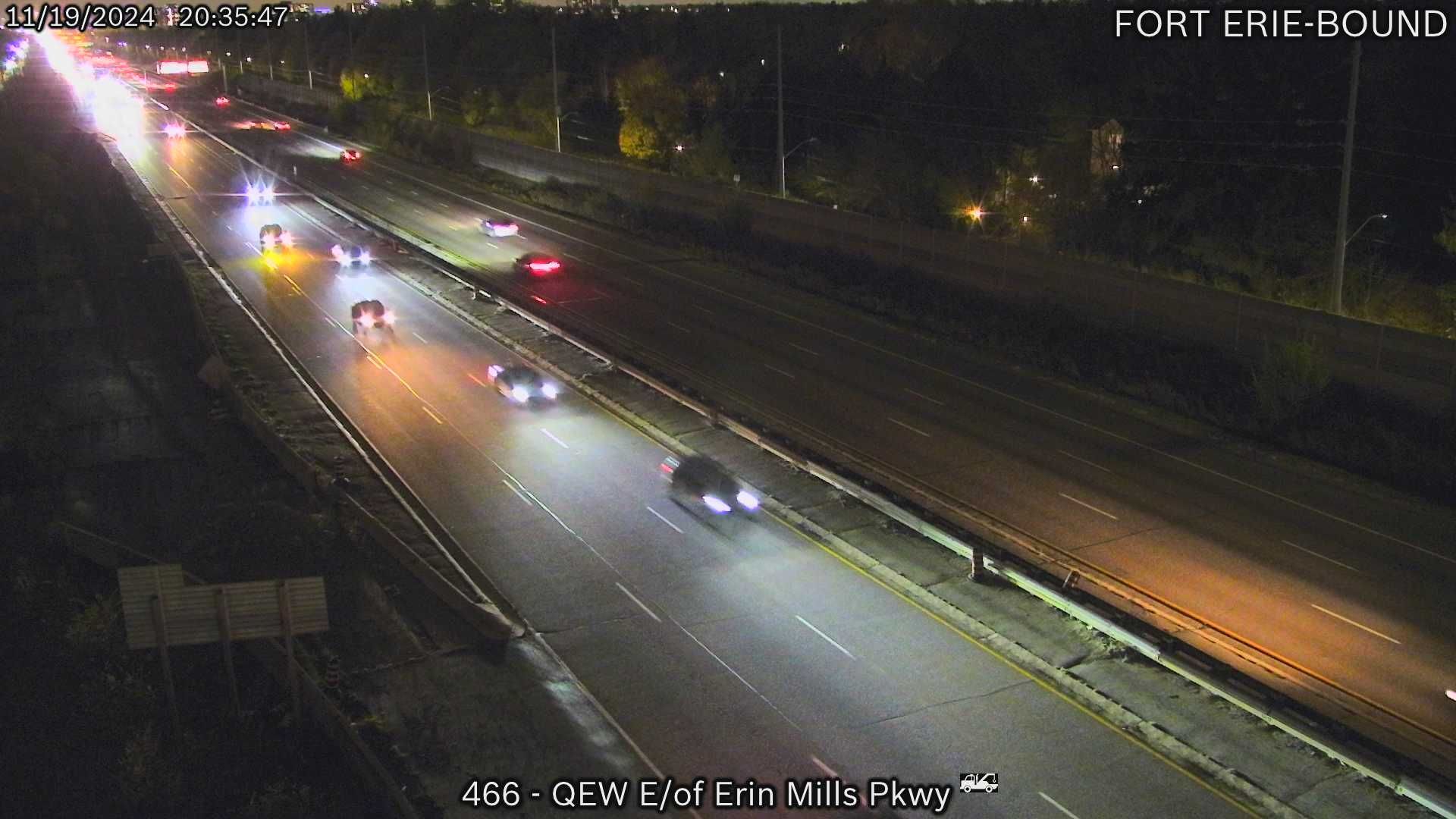 Traffic Cam Erindale: QEW near Erin Mills Parkway and Mississauga Road