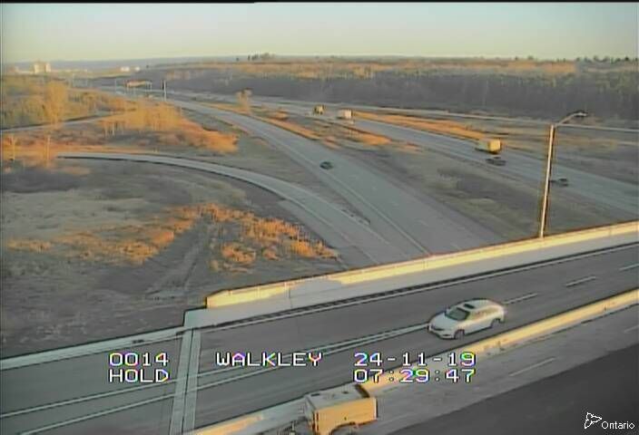 Traffic Cam (Old) Ottawa: HWY 417 NEAR WALKLEY ROAD