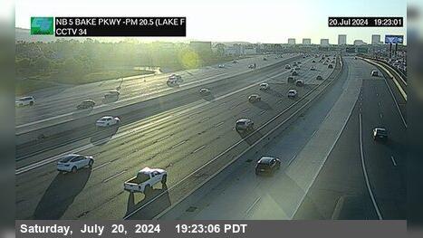 Traffic Cam Lake Forest › North: I-5 : Bake Parkway