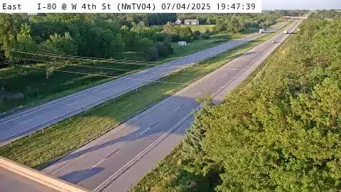 Traffic Cam Newton: NW - I-80 @ W. 4th St. (04)