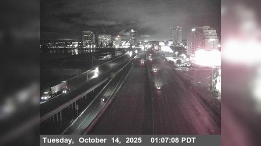 Traffic Cam Berkeley › East: TV106 -- I-80 : AT CR WOF POWELL ST