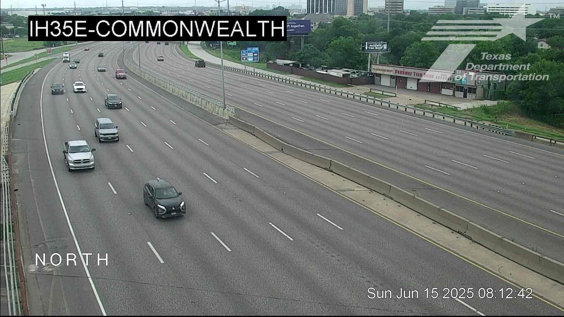 Traffic Cam Dallas › North: I-35E @ Commonwealth