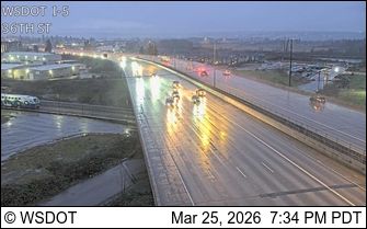 Traffic Cam Everett: I-5 at MP 193: 36th St