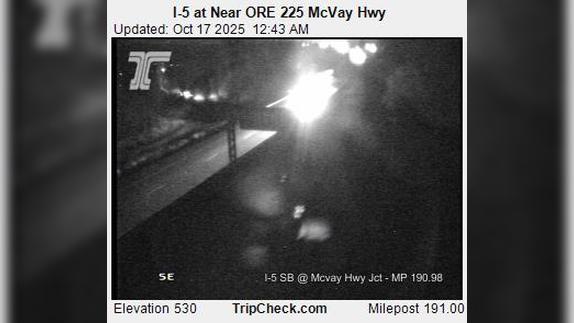 Traffic Cam Glenwood: I-5 at Near ORE 225 McVay Hwy