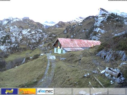 Sisikon › Süden: Seilbahn Chäppeliberg - Spilau / Tal