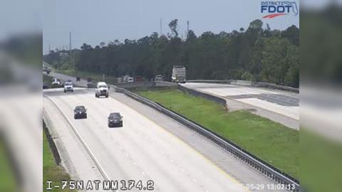Traffic Cam North Port: 1742N_75_N/O_Yorkshire_ST_M174
