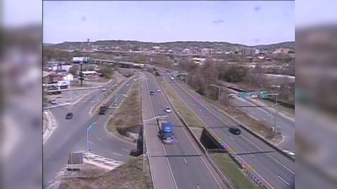 Traffic Cam Waterbury: CAM 169 - RT 8 SB Exit 30 - Washington Ave. & Charles St
