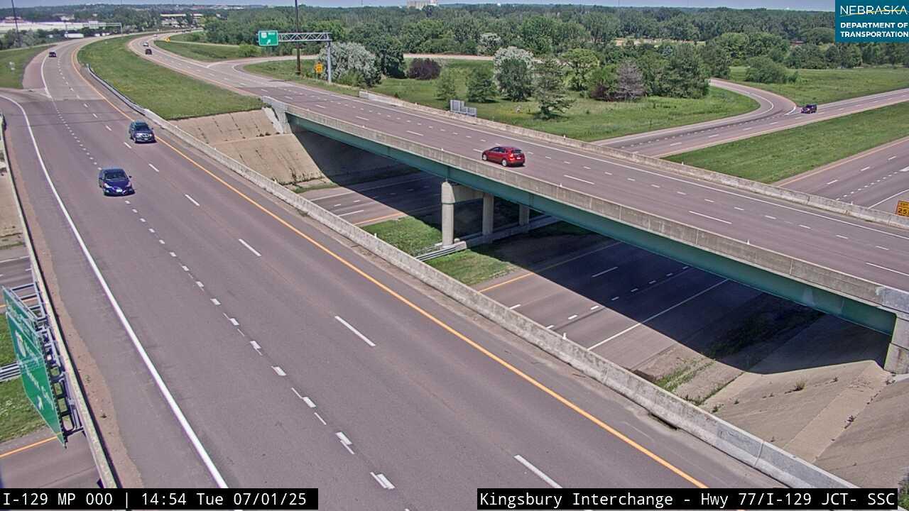 Traffic Cam Freeway Homes: I-129: Jct at So Sioux City: Bridge Deck