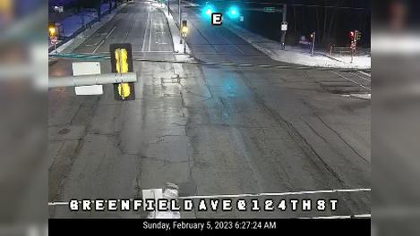 Traffic Cam West Allis: Greenfield Ave at 124th St