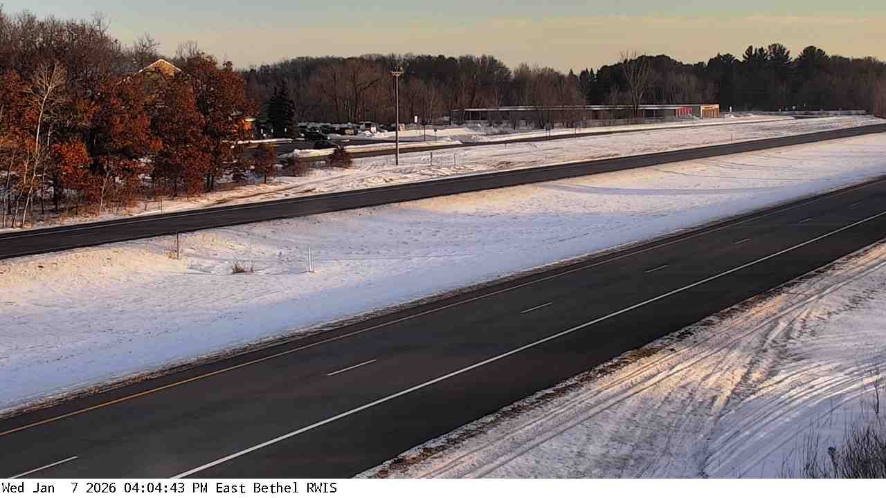 Traffic Cam East Bethel: MN 65: T.H.65 - MP 25.8): T.H.65 - MP 25.8) View