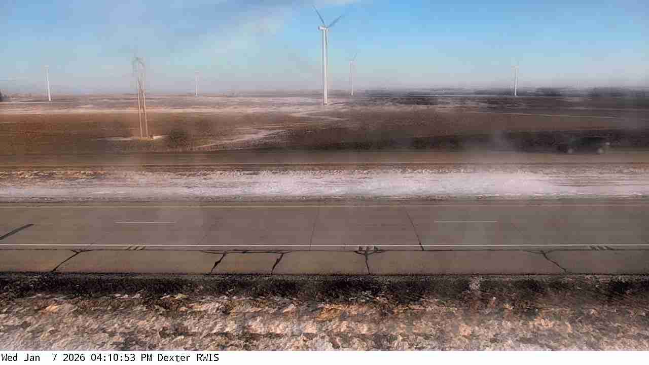 Traffic Cam Pleasant Acres Mobile Home Park: I-90: I-90 (Dexter - MP 195): I-90 (Dexter - MP 195) View