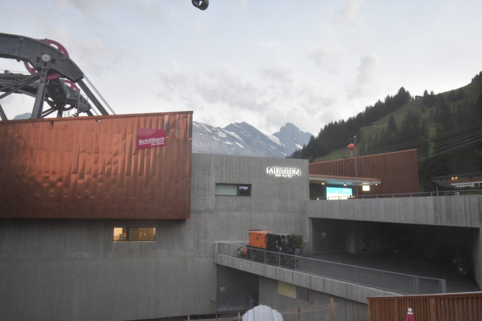 Lauterbrunnen: Eggli: Mürren Public