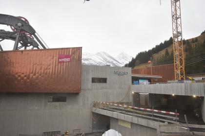 Lauterbrunnen: Eggli: Mürren Bau Public