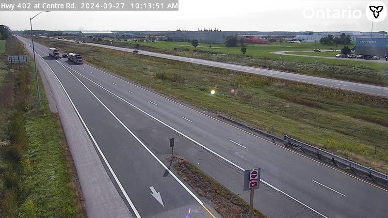 Traffic Cam Adelaide Metcalfe: Highway 402 at Centre Rd