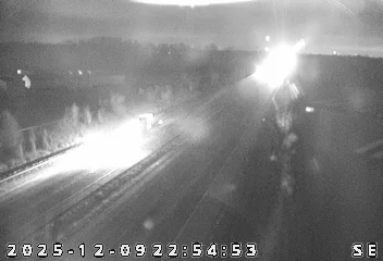 Traffic Cam Rosstown: I-65: 1-065-061-8-2 S OF SR