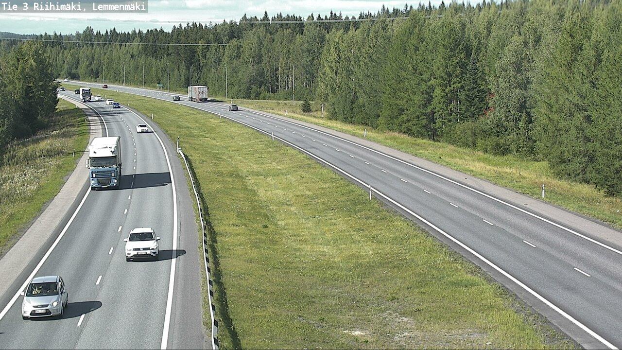 Traffic Cam Riihimaki: Tie - Lemmenmäki - Tie 3 Hämeenlinnaan