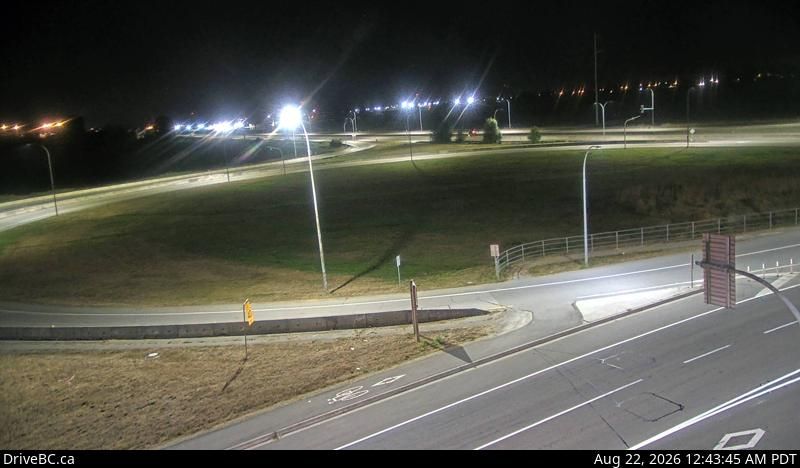 Traffic Cam Delta › West: Hwy 99, north of Hwy 17A overpass, looking west on Hwy 99 at northbound lanes