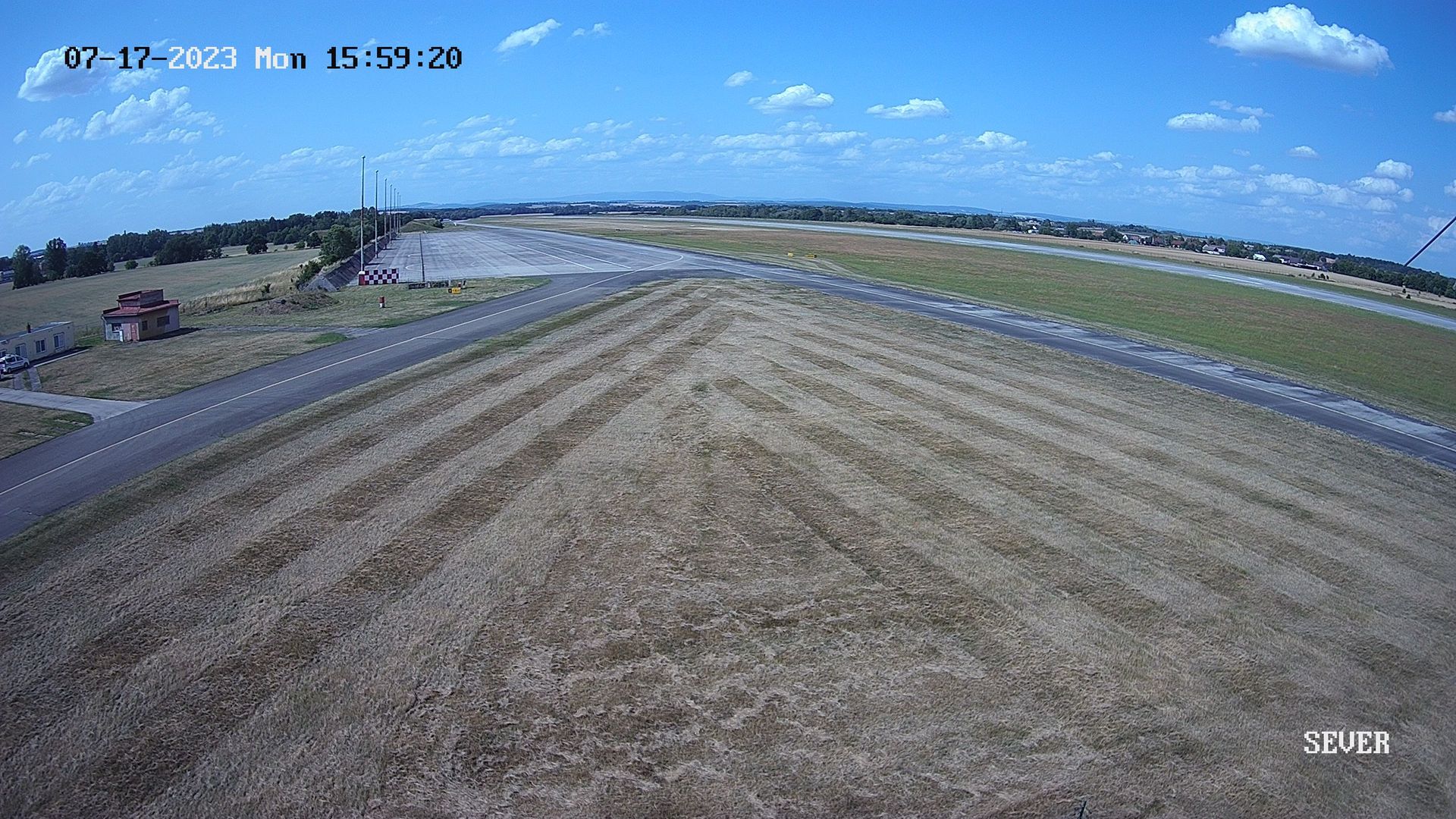 Traffic Cam Rusek › North: Hradec Kralove Airport