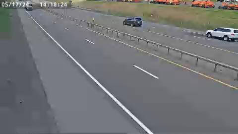 Traffic Cam Town of Tully › South: I-81 north of Exit 14 (Tully)