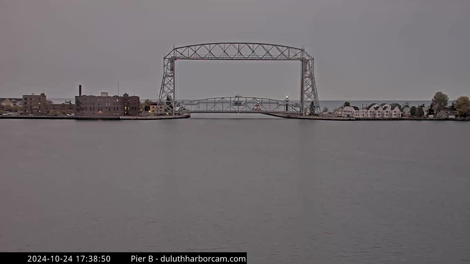 Duluth › NorthEast Aerial Lift Bridge Traffic Cam
