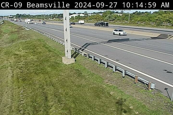 Traffic Cam Lincoln: QEW near - St (Beamsville)