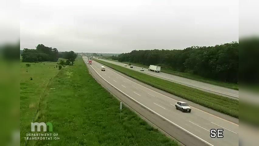 Traffic Cam River Terrace Mobile Home Park: I-94 WB W of T.H.25 (MP 190.0)